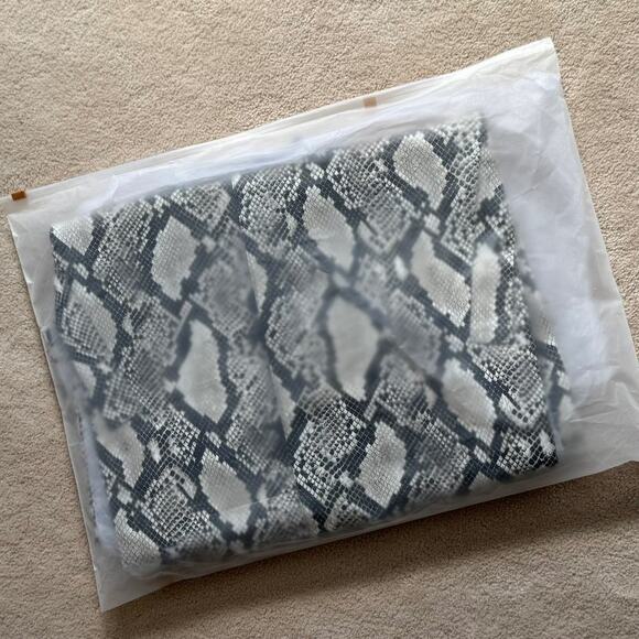 NWT Choosy Elizabeth Faux Snakeskin Coat Belted Women's Sizes M - Picture 12 of 12